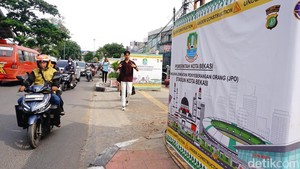 JPO Seberang Stasiun KA Bekasi Mulai Dibangun