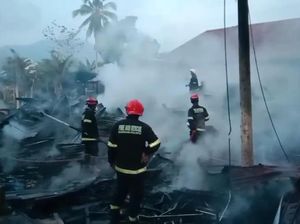 Kebakaran Hanguskan Rumah-Toko Mebel di Palopo, 1 Orang Tewas