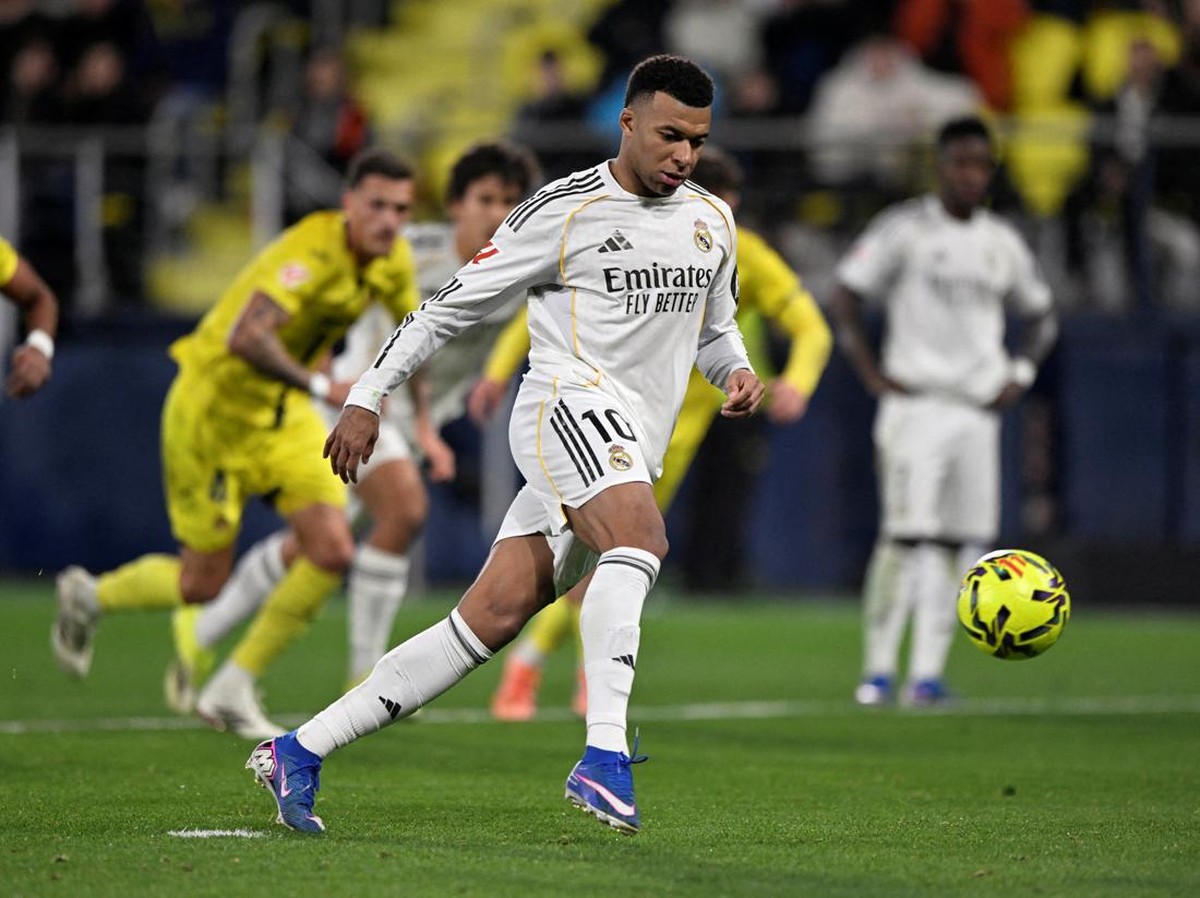 Mbappe mencetak gol dengan penalti ala Panenka. Foto: REUTERS/Pablo Morano