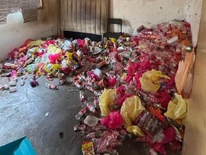 Viral Penyewa Rumah Kabur Tinggalkan Gunungan Sampah dan Tunggakan