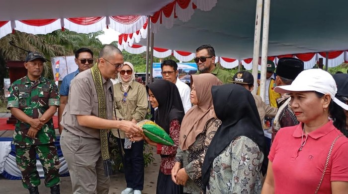 Jalan Impian Warga Sambas Resmi Diresmikan Setelah 38 Tahun