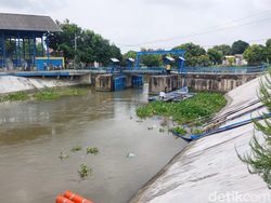 Pintu Air Kuro Dibuka, Banjir Bengawan Jero Lamongan Mulai Surut