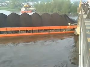 Sorot Wagub pada Aktivitas Kapal Ponton Ancam Jembatan Mahulu