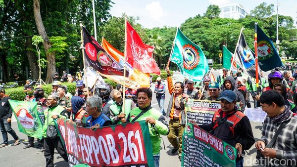 Aksi Ojol Tuntut Tarif Layak dan Jaminan Sosial