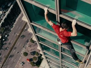 Alex Honnold Mengaku Dibayar Kecil Banget oleh Netflix di Taipei 101 Climb