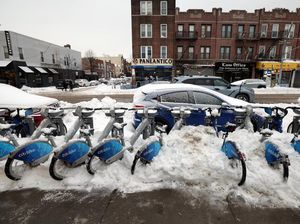 Badai Salju di AS: Penerbangan Kacau, Listrik Padam hingga Jatuh Korban Jiwa