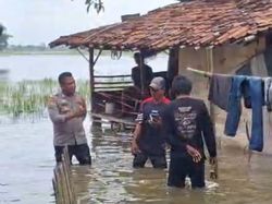 Ratusan Warga Mengungsi Akibat Banjir 1 Meter di Kabupaten Serang