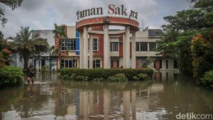 Potret Banjir Rendam Perumahan Cluster Taman Sakura Bekasi