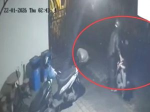 Pencuri dengan Santai Gasak Motor Parkir di Kerobokan