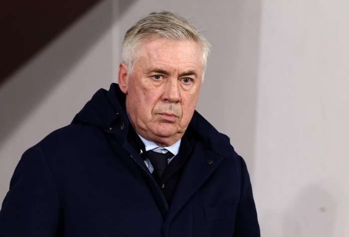 Brazils Italian coach Carlo Ancelotti looks on during the International friendly football match between Brazil and Tunisia at Stade Pierre-Mauroy, in Villeneuve-dAscq, northern France, on November 18, 2025. (Photo by FRANCK FIFE / AFP)
