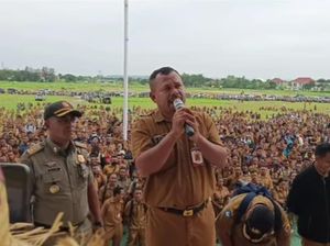 Ribuan PPPK Kupang Tolak Rencana Potong Gaji 50 Persen