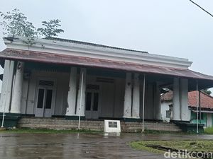 Nasib Gedong Duwur, Bekas Pusat Kendali Kolonial di Indramayu