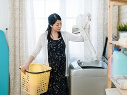 Tak Sekadar Bersih, Begini Cara Cuci Pakaian agar Tak Cepat Rusak