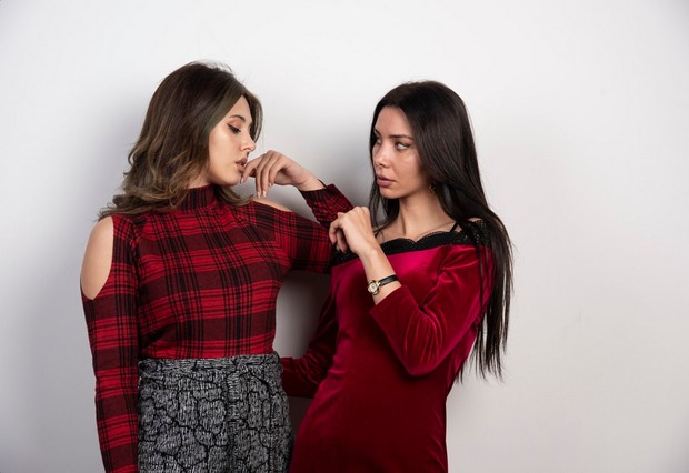 Ilustrasi Perempuan Pendendam/Foto: Freepik.com/azerbaijan_stockers Ilustrasi Perempuan Pendendam/Foto: Freepik.com/azerbaijan_stockers