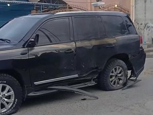 Spek Land Cruiser yang Tetap Utuh Ditembak RPG, Wali Kota Selamat dari Maut!