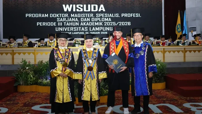 Kisah Inspiratif Mahasiswa Palestina Lulus S1-S2 dari Unila, Soroti Krisis Listrik Gaza Lewat Tesisnya