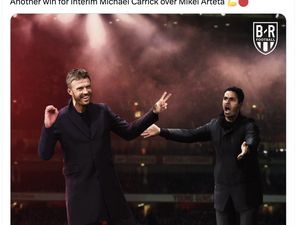 Michael Carrick Makin Melambung, Dielu-elukan Netizen