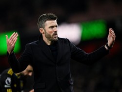 Michael Carrick Bikin Suporter Antusias Nonton MU Lagi