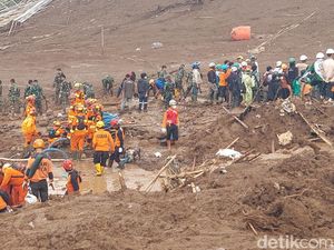 Longsor Cisarua Timbun 23 Anggota Marinir, 19 Orang Masih dalam Pencarian