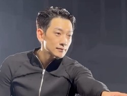 Rain Minta Maaf Usai Tegur Fans Tak Joget di Konsernya Ternyata Tuli
