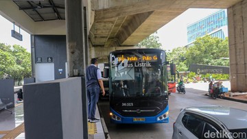 Berita dari Detik Finance: Tiket TransJakarta Bisa Dibeli di GoPay, Begini Caranya!