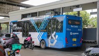 Bahaya Dekat-dekat Bus Transjakarta, Ini Titik Buta Kendaraan Besar