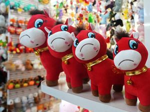 Salah Jahit Jadi Rezeki, Kuda Sedih Viral Sambut Imlek di China