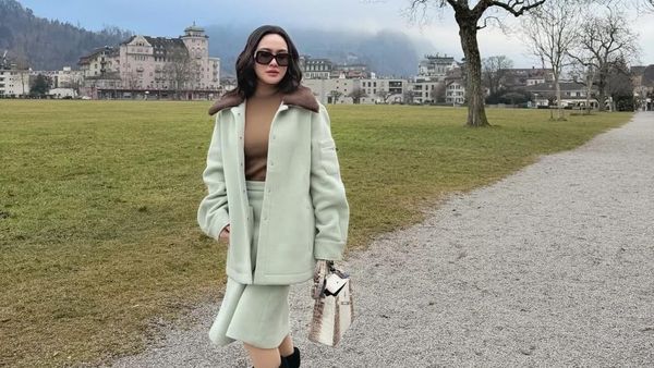 Gaya Shandy Aulia Tenteng Beragam Tas Hermes di Eropa, Ada yang Capai Rp 4 M