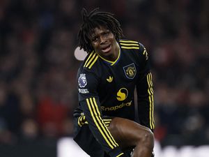 Cedera Hamstring Bikin Dorgu Absen Bela MU, Bisakah Kondisinya Balik ke Performa Awal?