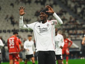 Besiktas Tebus Abraham dari Roma, Jual Lagi ke Aston Villa