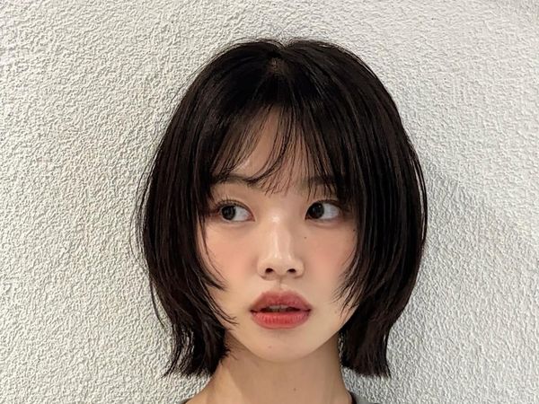 Foto: Inspirasi Gaya Rambut Pendek yang Bikin Wajah Terlihat Lebih Kecil