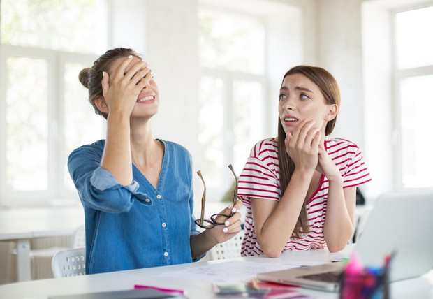 Ilustrasi Perempuan Haus Pujian/Foto: Freepik.com/garetsvisual Ilustrasi Perempuan Haus Pujian/Foto: Freepik.com/garetsvisual