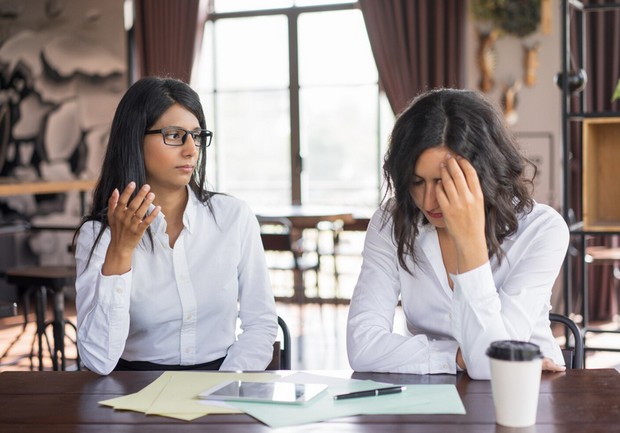 Ilustrasi Perempuan Haus Pujian/Foto: Freepik.com/katemangostar Ilustrasi Perempuan Haus Pujian/Foto: Freepik.com/katemangostar