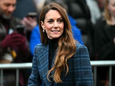 Foto: Debut Fashion Kate Middleton, Kenakan Busana Rancangan Sendiri