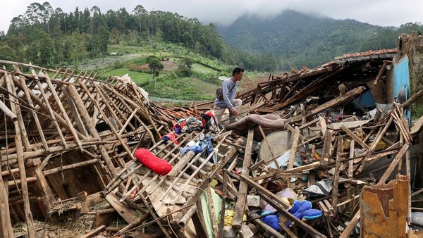 Kondisi Terkini Longsor di Cisarua Bandung Barat