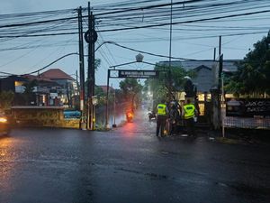 Motor Oleng Tabrak Tiang, Pedagang Asal Tabanan Tewas di Denpasar