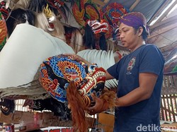 Omzet Fantastis Perajin Barongan Jaranan di Blitar