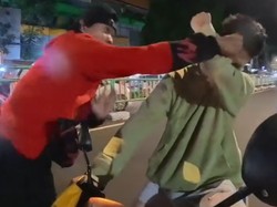 Heboh Pasutri Ngerokok di Motor Sambil Bawa Bayi