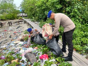 Polairud Polres Meranti Bersih-bersih Pantai, Ajak Warga Jaga Ekosistem Laut