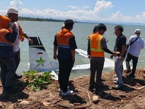 Pesawat Smart Air Jatuh di Pantai Nabire, Semua Penumpang Selamat