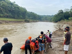 Lansia di Lebak Tenggelam Saat Coba Seberangi Sungai Pakai Batang Pisang