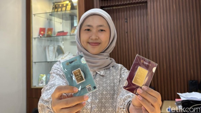 Warga Surabaya Ramai-ramai Borong Emas Saat Harganya Tinggi