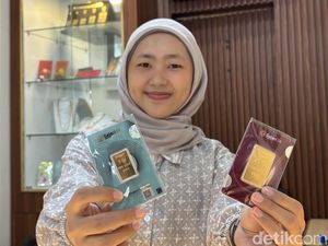 Warga Surabaya Ramai-ramai Borong Emas Saat Harganya Tinggi