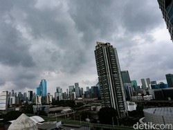 Video: Hujan Deras Disertai Angin Kencang Landa Jakpus Sore Ini