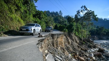 https://akcdn.detik.net.id/community/media/visual/2026/01/28/akses-gayo-lues-kembali-terbuka-meski-jalan-lintas-masih-amblas-1769571404830_169.jpeg?q=90&w=360