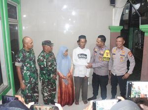 Video: Momen Polisi-TNI Minta Maaf ke Penjual Es Kue Jadul Viral