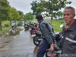 Warga Perumahan Cidayu Indramayu Pasrah Sepekan Terendam Banjir