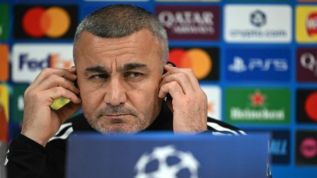 Pelatih Qarabag, Gurban Gurbanov, mempunyai motivasi tinggi melawan Liverpool. (Foto: AFP/PAUL ELLIS)