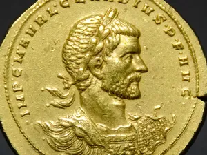 Tak Sengaja Temukan Harta Karun Romawi, Orang Ini Jadi Miliarder