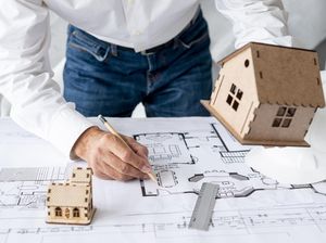 Bangun Sendiri vs Beli Rumah Jadi, Mana yang Lebih Untung?